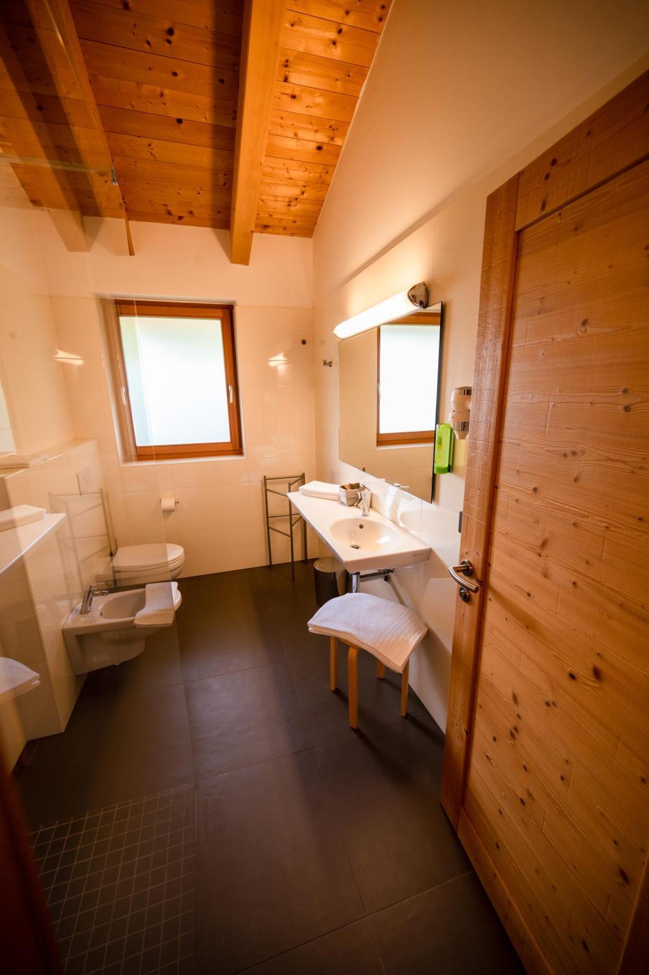 Garni Tuttotondo Hotel Levico Terme Bilik gambar